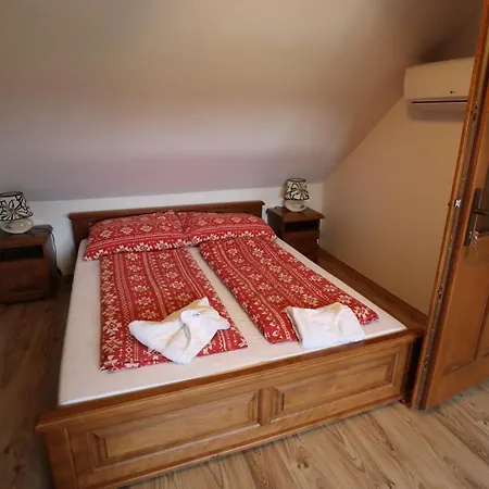 Gyori Lovastanya Apartamento Cserkeszőlő