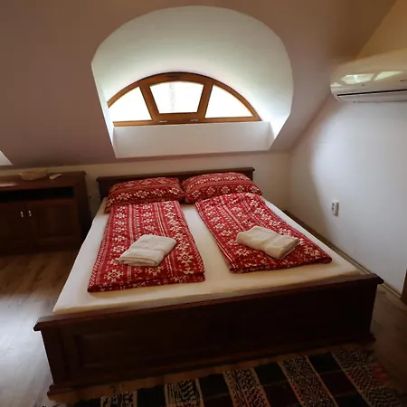 Gyori Lovastanya Cserkeszőlő