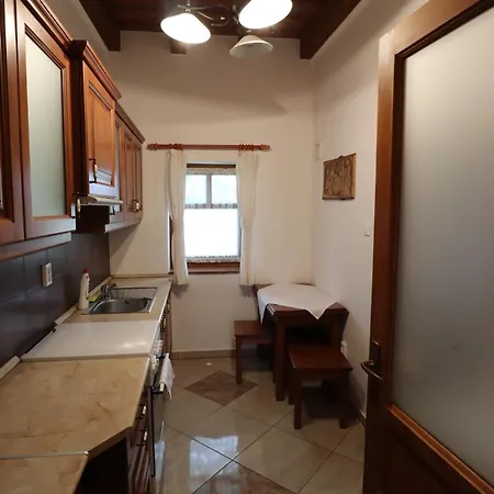 Apartamento Gyori Lovastanya